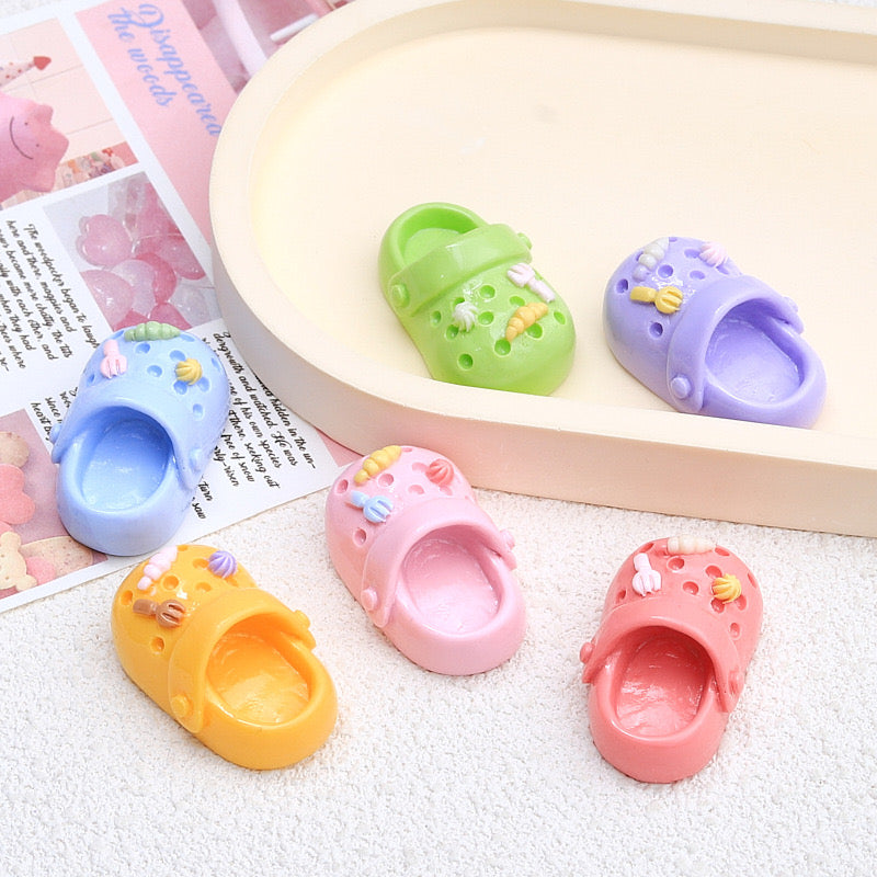 Resin hole shoes