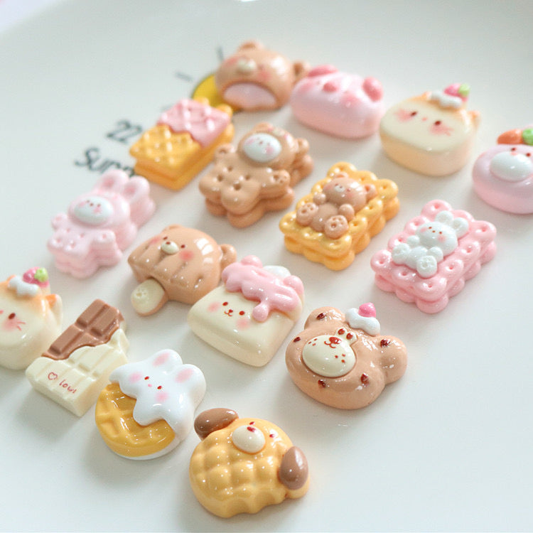 Mini biscuit resin cartoon charm