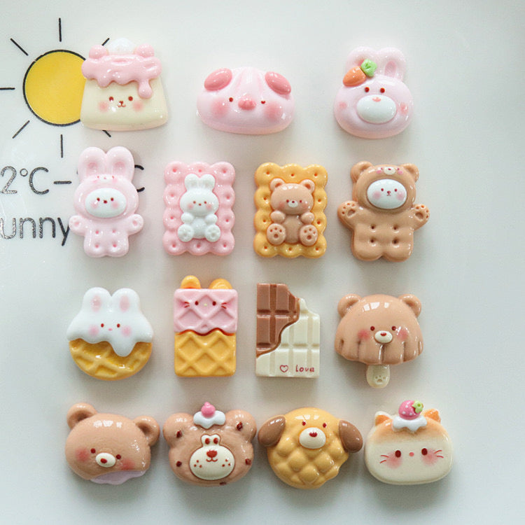 Mini biscuit resin cartoon charm