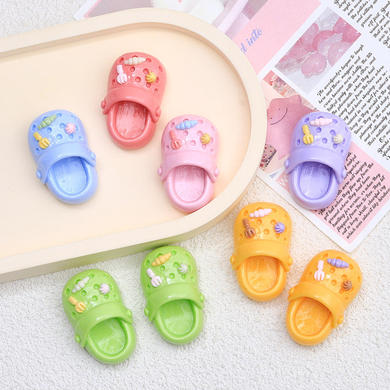 Resin hole shoes