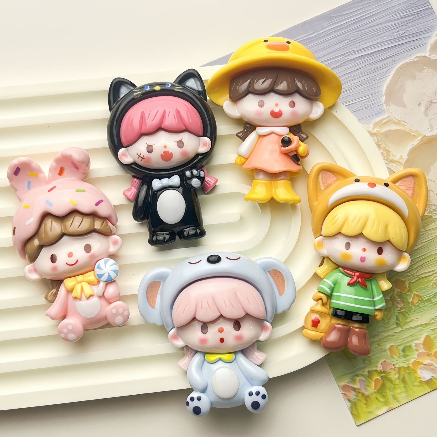 Large cartoon resin accessories