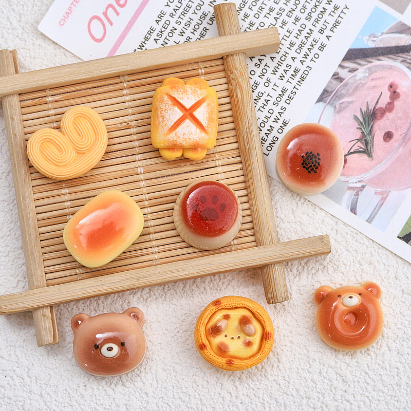 Resin cartoon bread