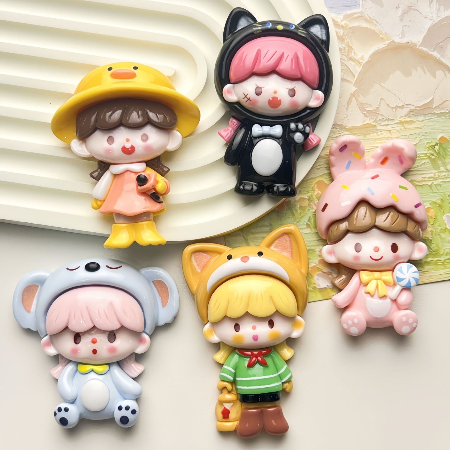 Large cartoon resin accessories