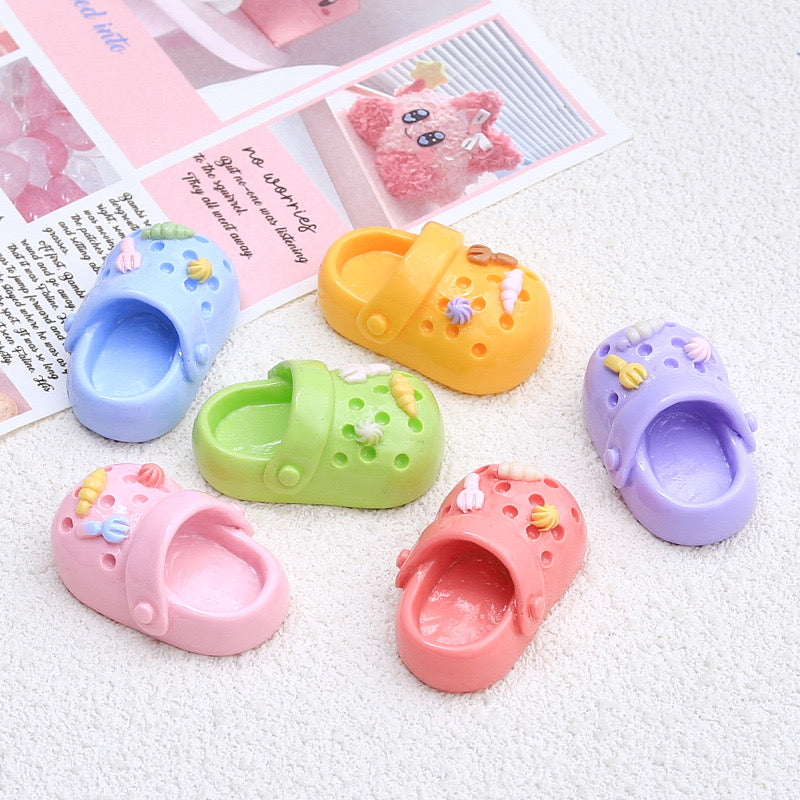 Resin hole shoes