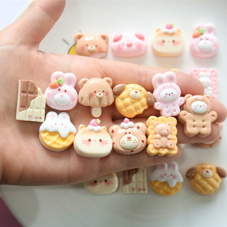 Mini biscuit resin cartoon charm