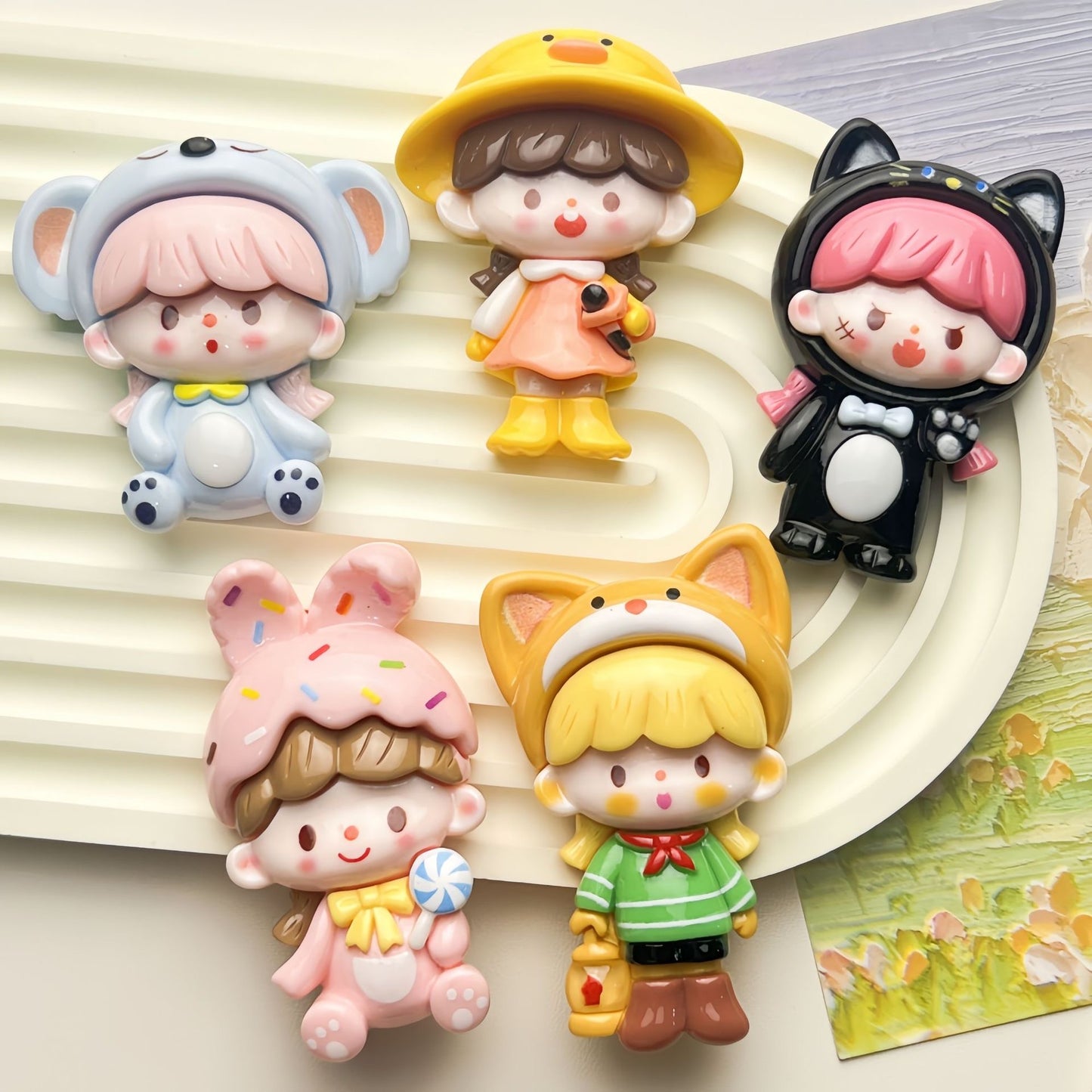 Large cartoon resin accessories