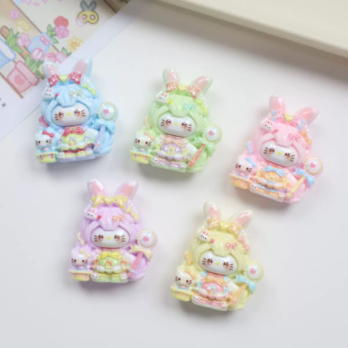 Resin cartoon charm (multiple styles)